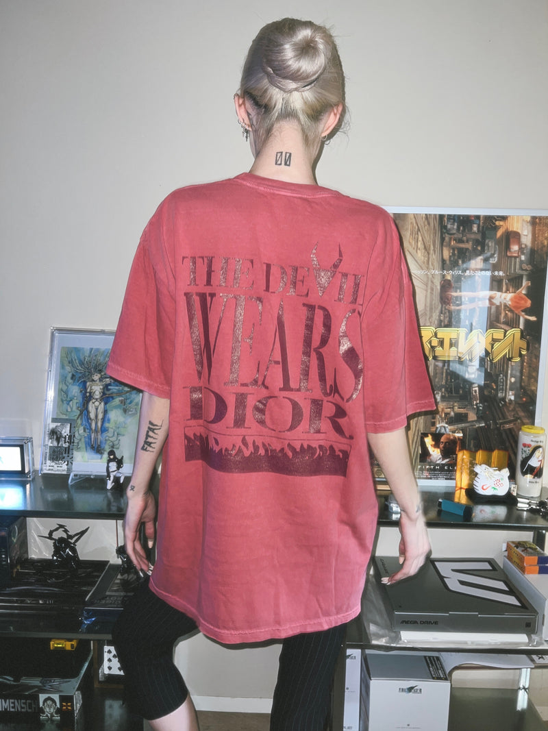 “The Devil Wears Dior” Editor Tee（Red）