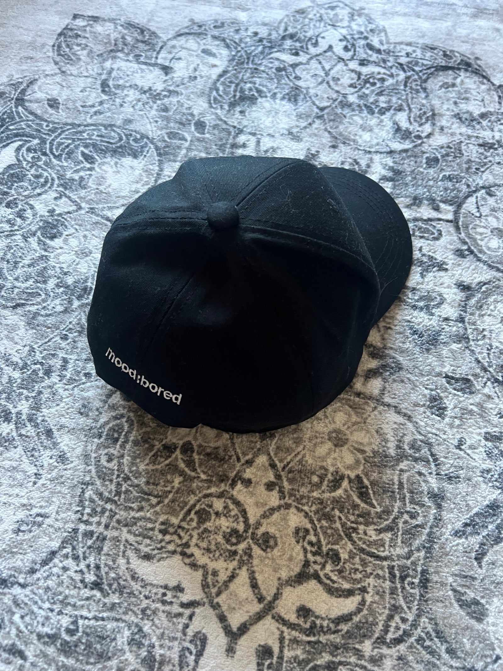 歌代ニーナ　“MOOD:BORED” CAP (BLACK) キャップ mood:bored” Cap (Black) – PETRICHOR